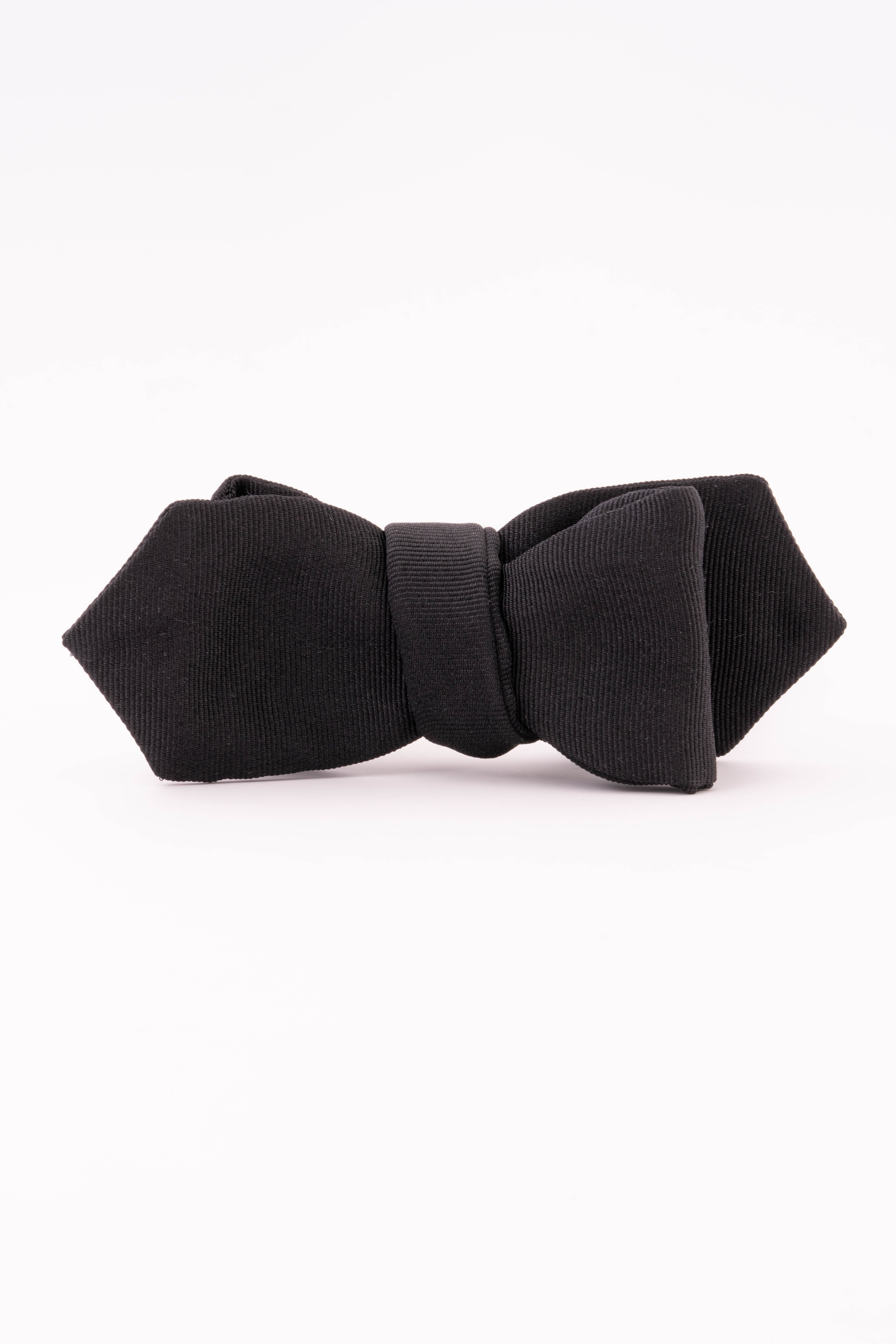 Black Diamond Silk Faille Grosgrain Bow Tie – Gentleman's Gazette
