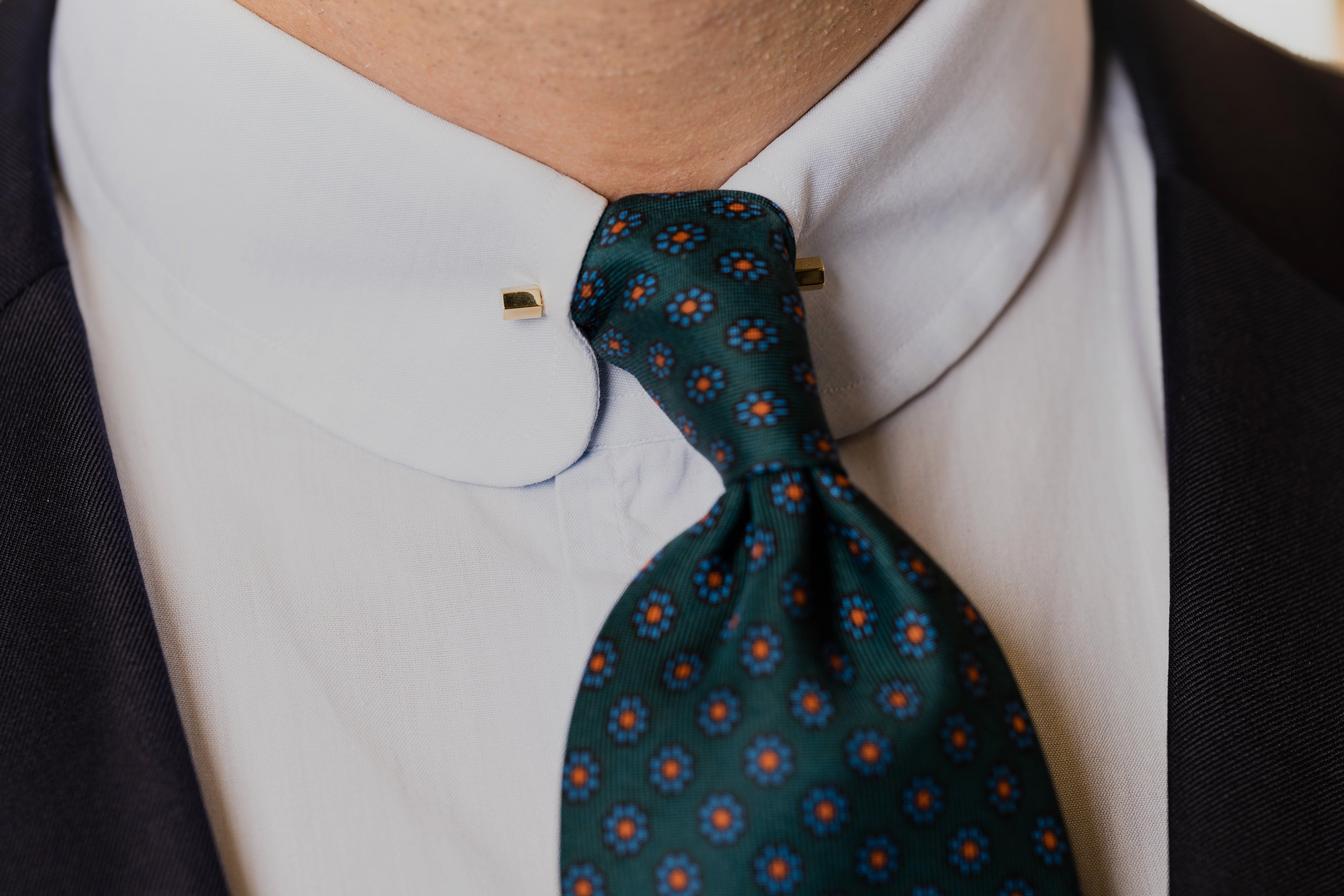 Collar Pins, Bars, & Clips – Gentleman's Gazette