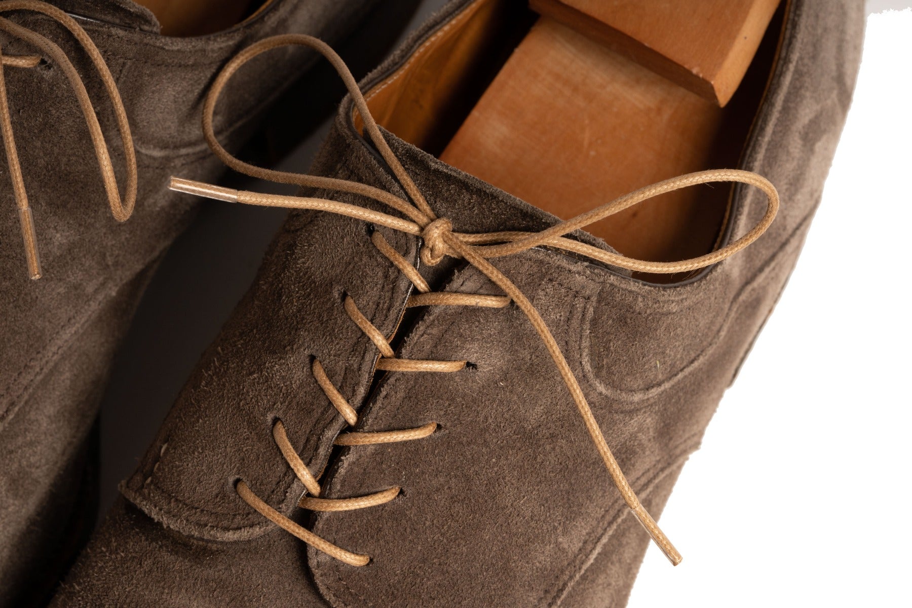 Cookie Brown Shoelaces Round