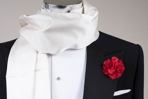Evening Scarf for Men in White Silk Satin - Fort Belvedere