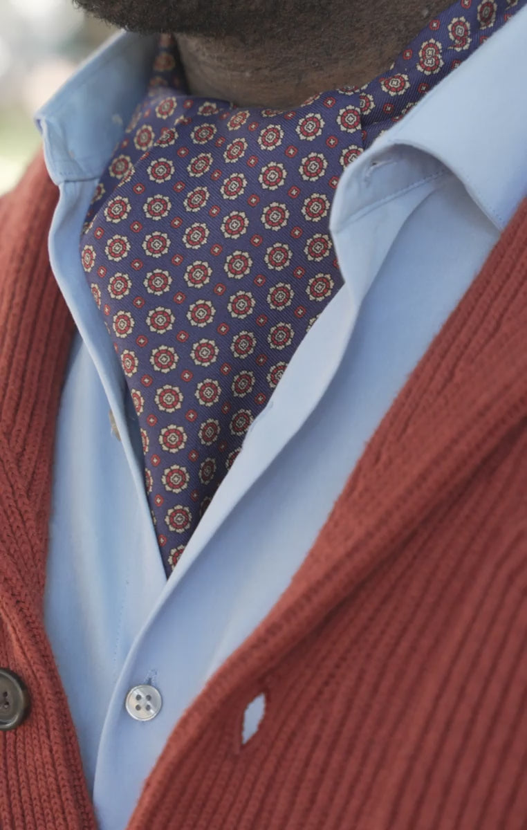 Looping video showing off the ascot