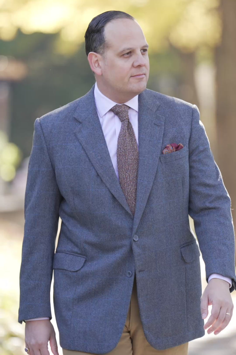 Looping clips of a silk knit tie