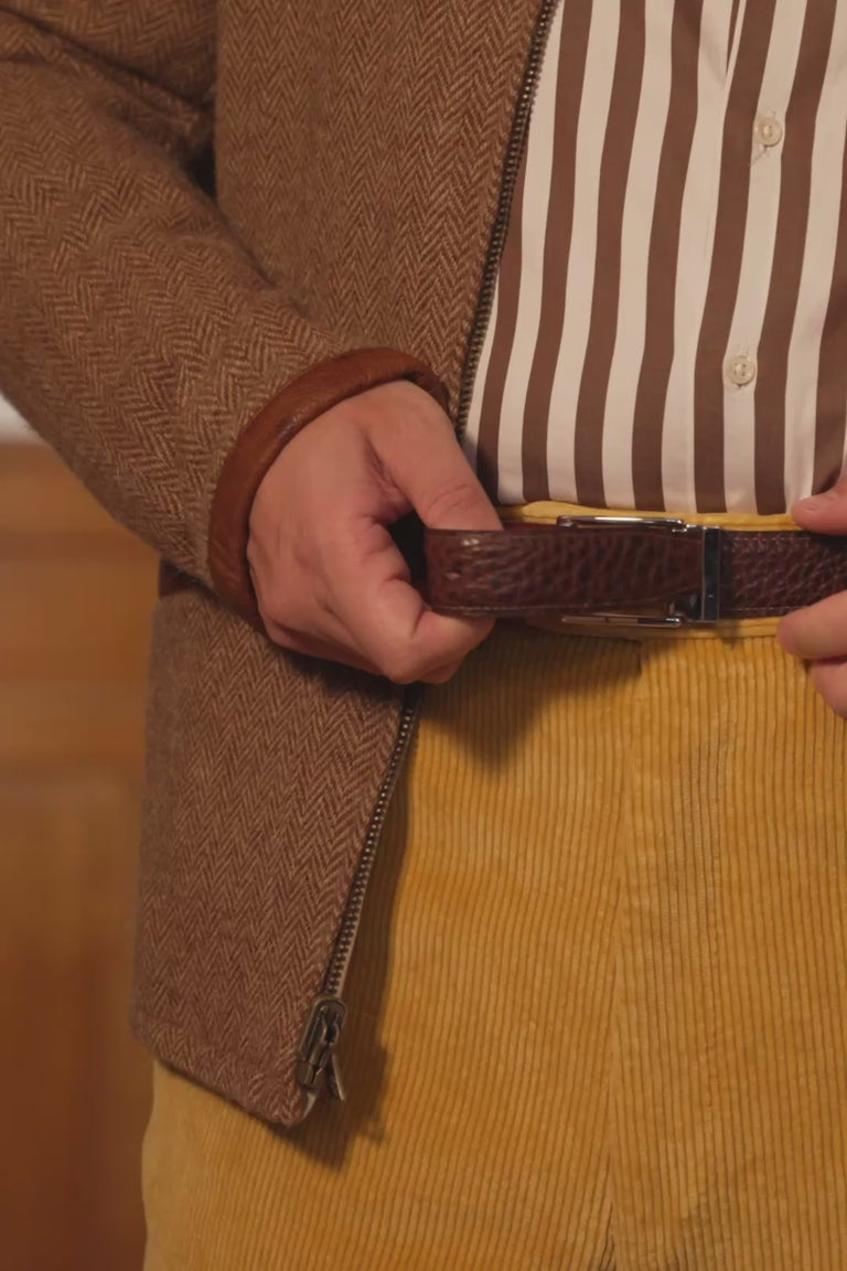 VIdeo clips of a man wearing the Fort Belvedere Bison Brown & Mid Brown Veg-Tan Reversible Leather Belt
